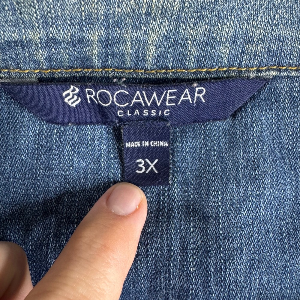 Rocawear Classic Womens 3X Distressed Denim Jacket Americana Logo Cropped Blue - Picture 2 of 11